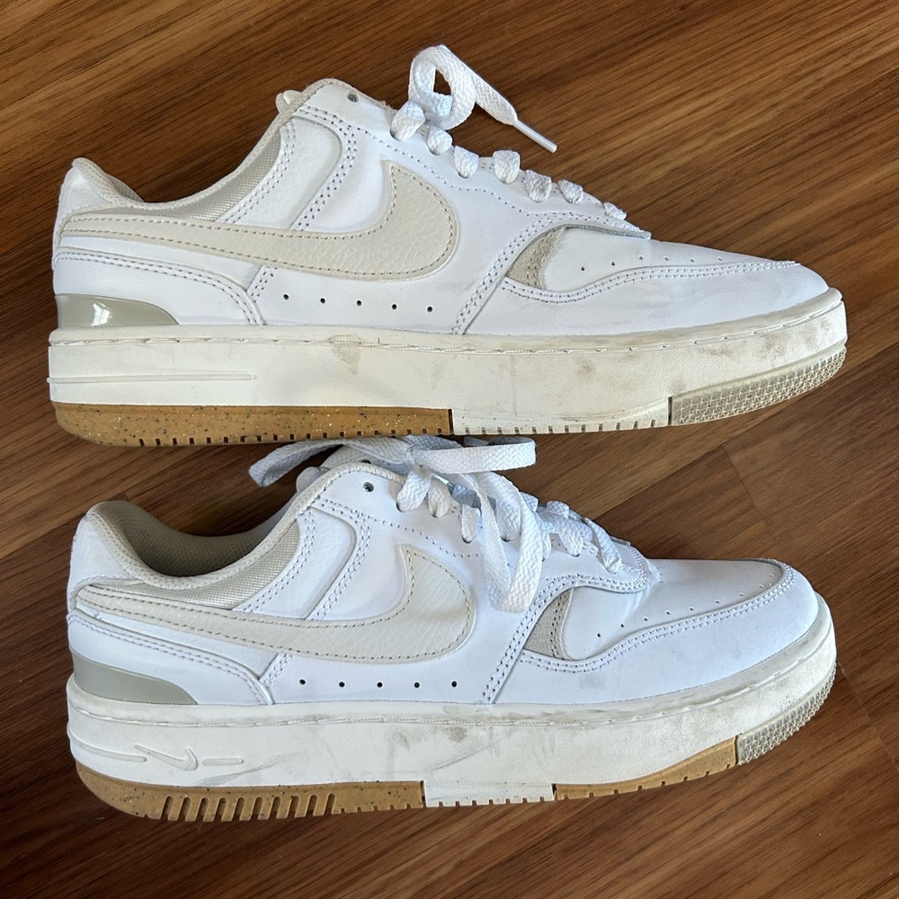 Women’s Nike Gamma Force Shoes (White/Light Bone/Sanddrift/Phantom) - Picture 3 of 9